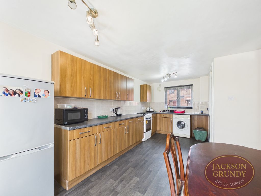 Property photo 2 of 14 Lark Rise