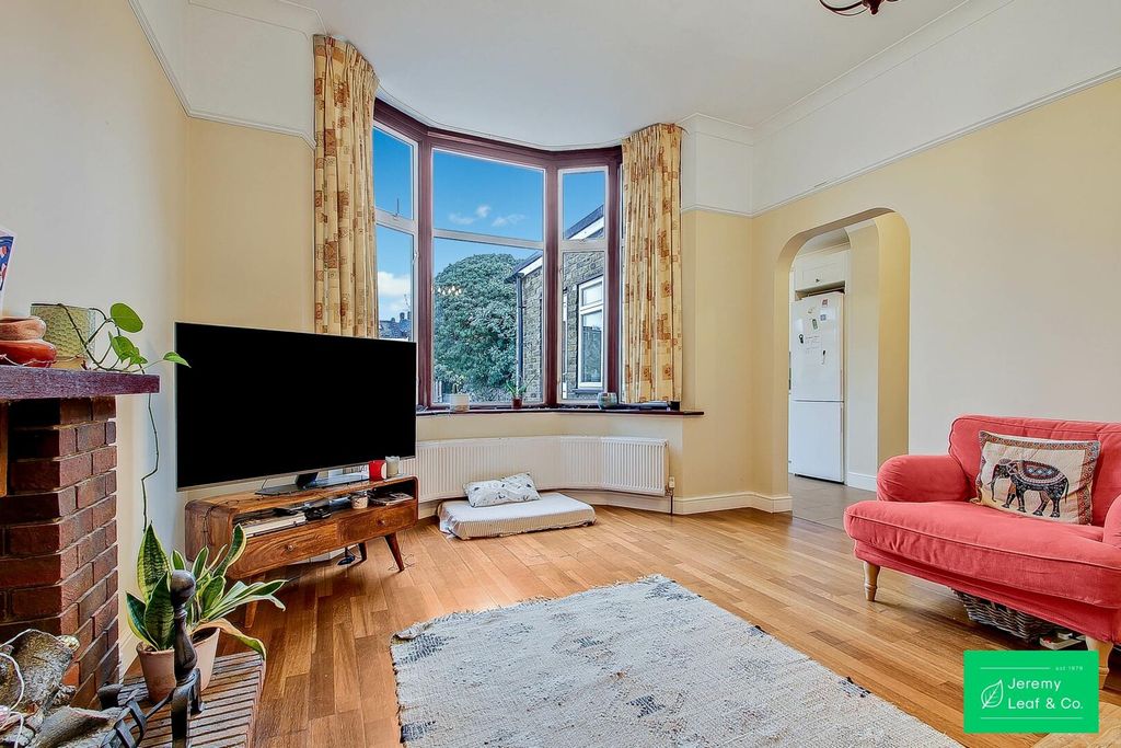 Property photo 3 of 19 Living Room