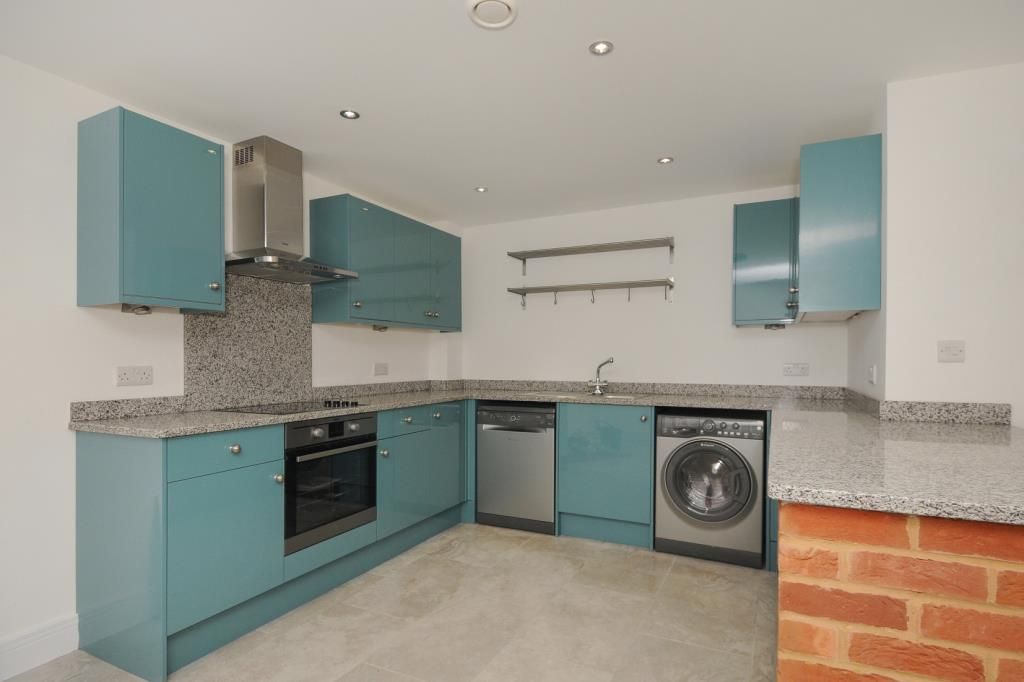 Property photo 1 of 10 Kitchen