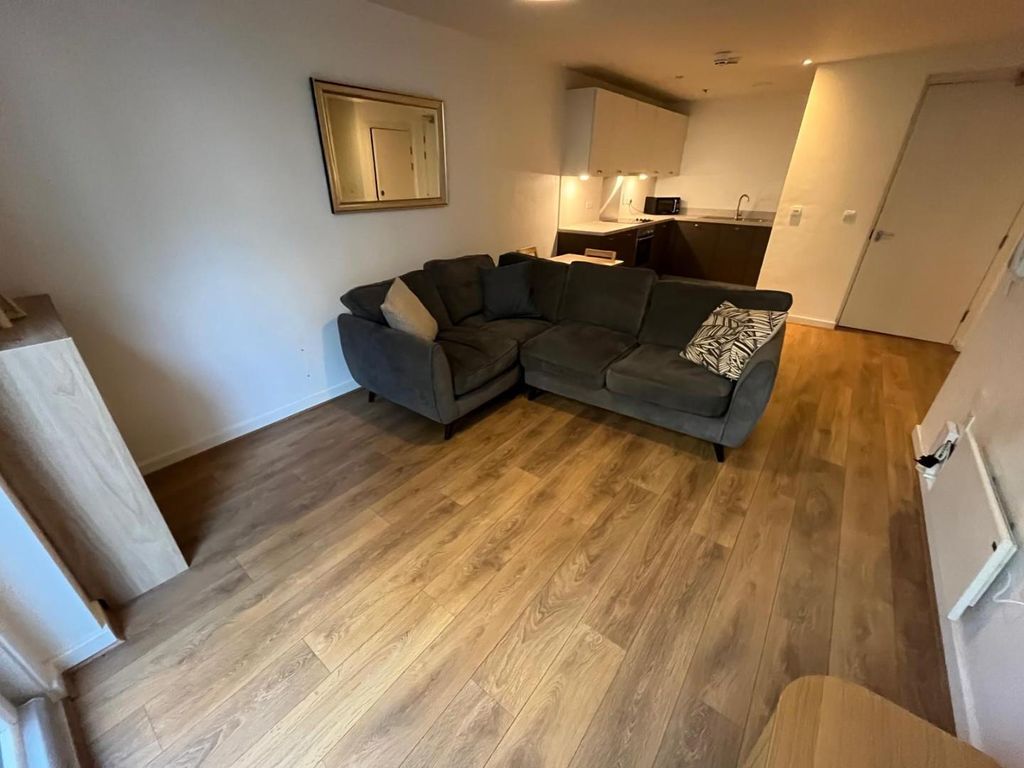 Property photo 3 of 13 Lounge