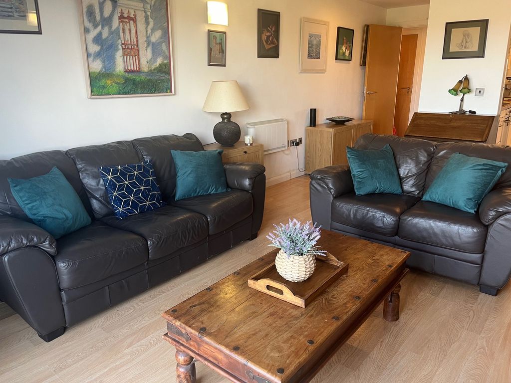 Property photo 3 of 21