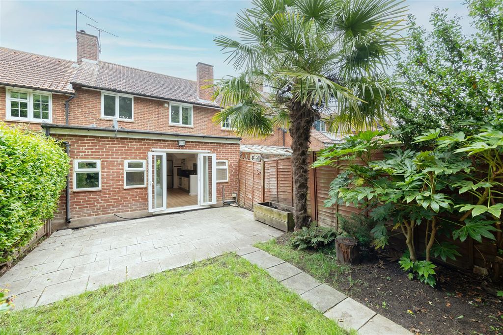Property photo 2 of 22