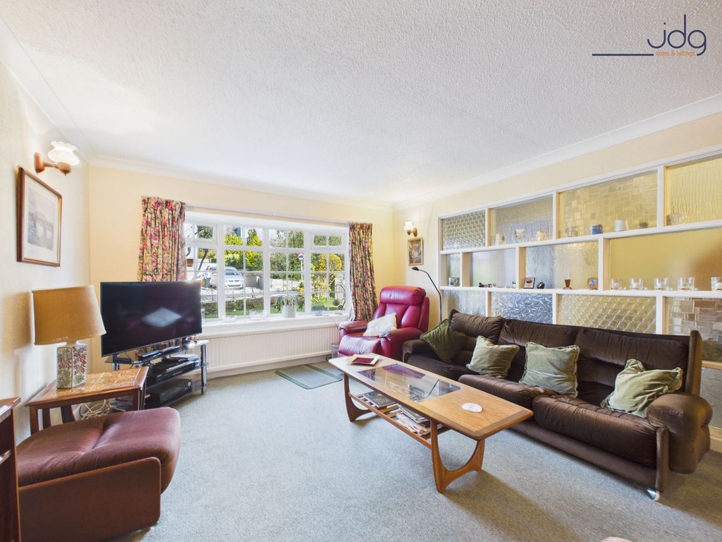 Property photo 2 of 13 Cosy Living Room With Glass Panel