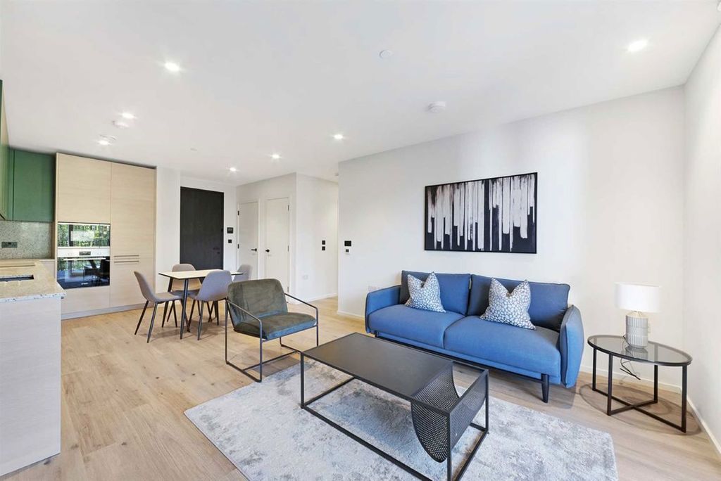 Property photo 3 of 6