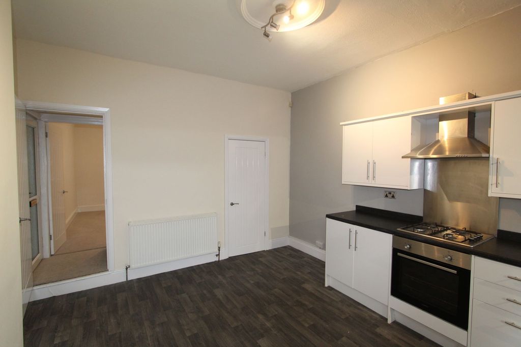 Property photo 2 of 26