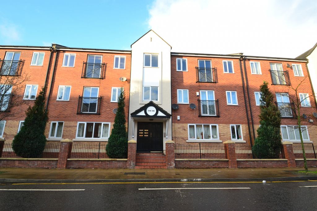 Property photo 1 of 9 2 Bedroom Apartment For Sale