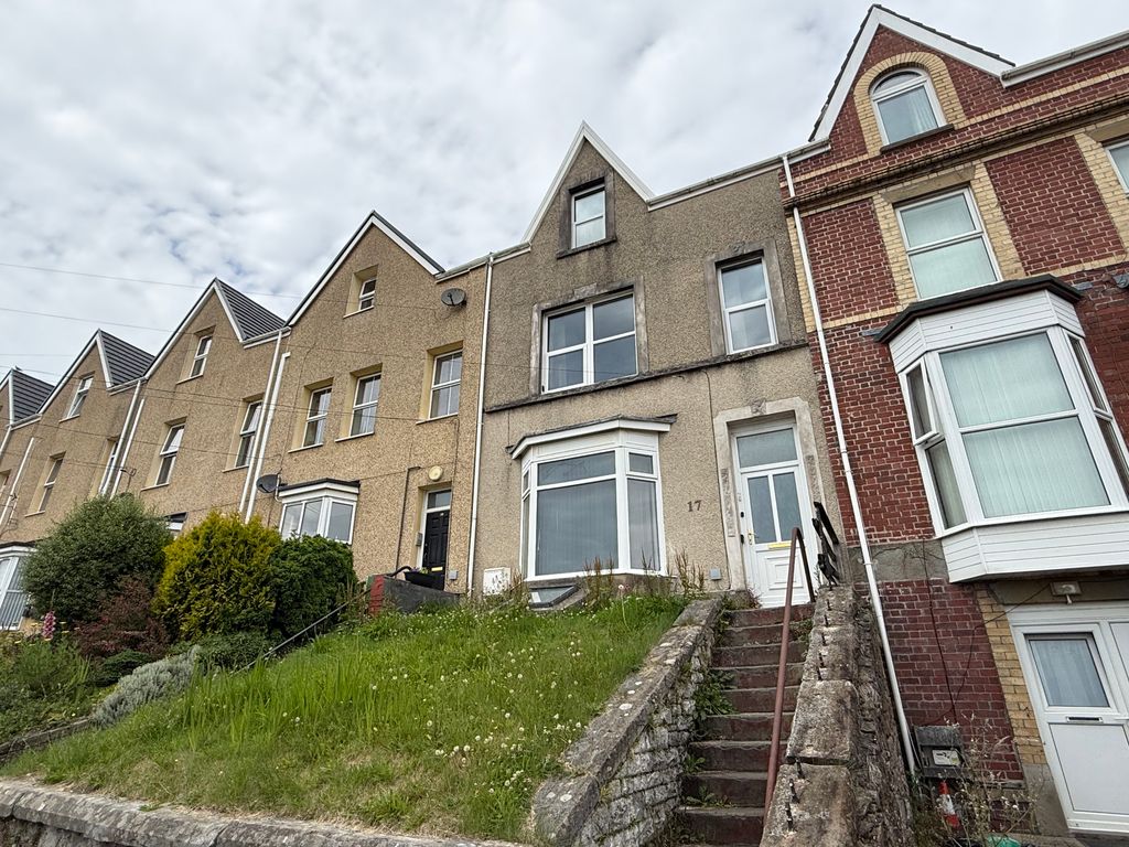Property photo 1 of 6