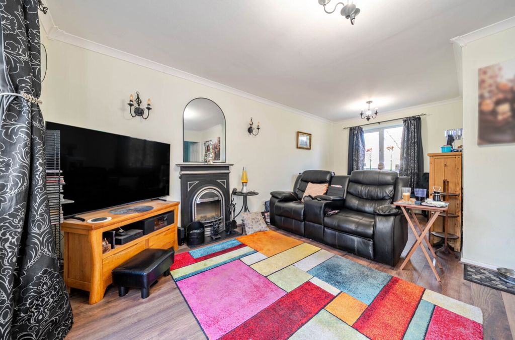 Property photo 3 of 24 1380739-10-691628648cd33