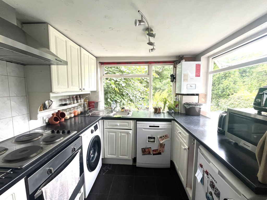 Property photo 3 of 5
