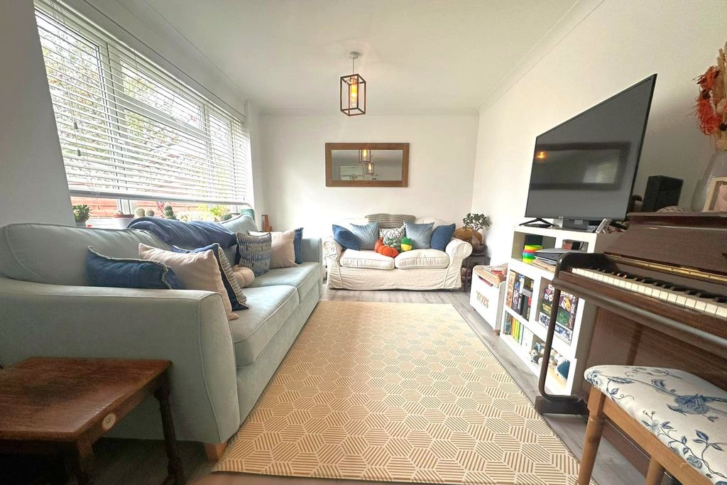 Property photo 2 of 16 Picture No. 02