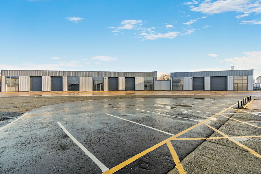 Property photo 2 of 19