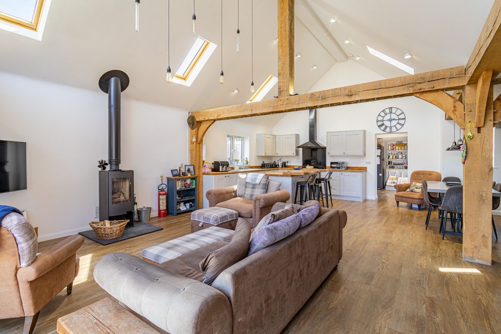 Property photo 3 of 35 5163434