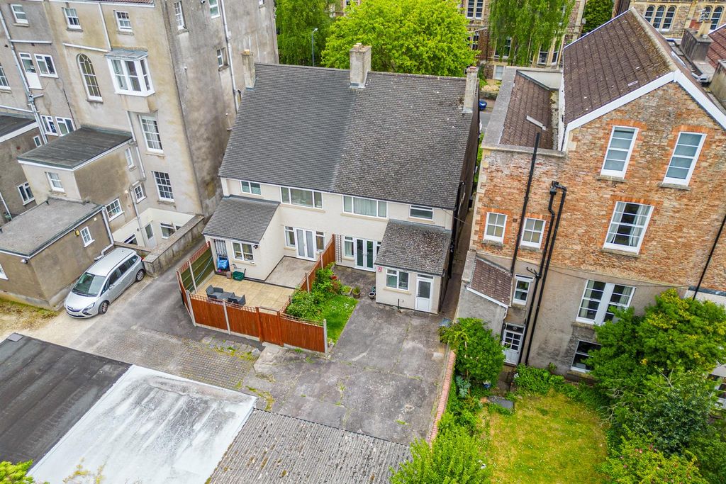 Property photo 3 of 38 37A Apsley Road, Clifton, Bristol Bs8 2Sn | Freeho