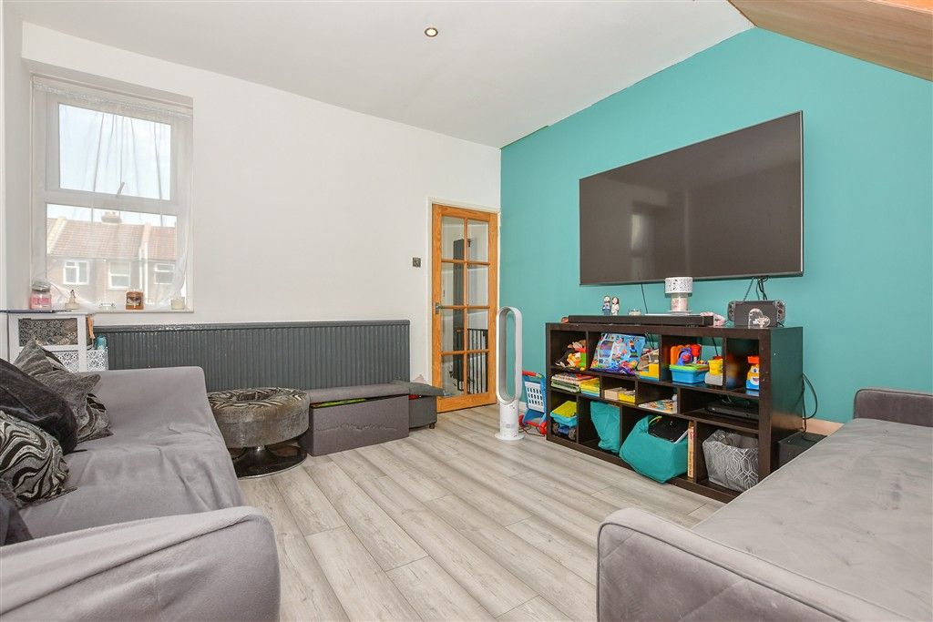 Property photo 3 of 7 Lounge/Diner