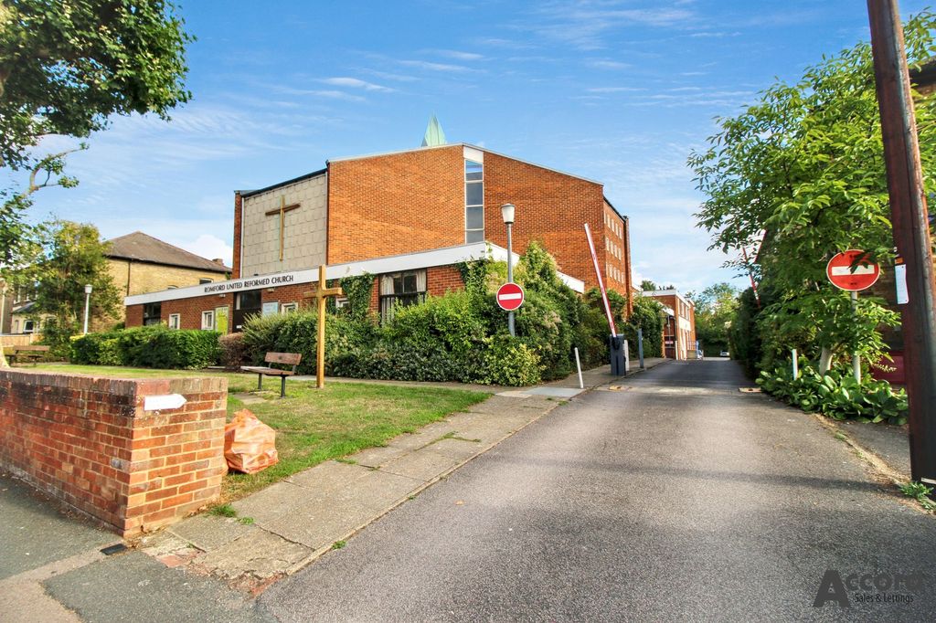 Property photo 2 of 6