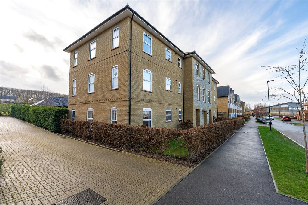 Property photo 1 of 18 External