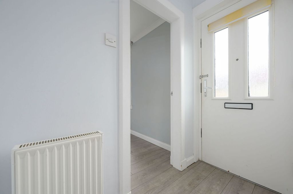 Property photo 2 of 26