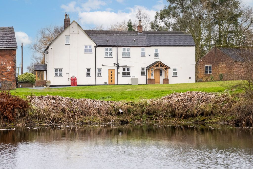 Property photo 1 of 62