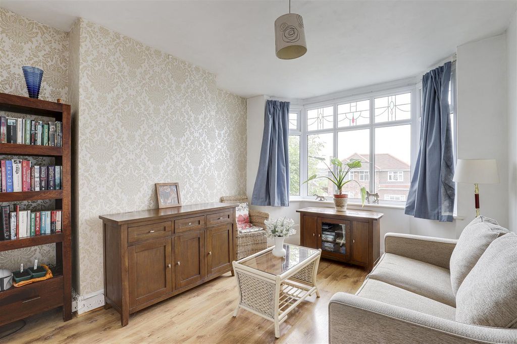 Property photo 3 of 23 470.Jpg