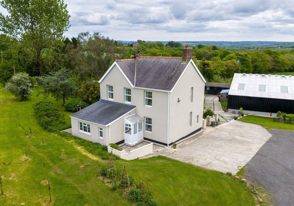 Property photo 1 of 54