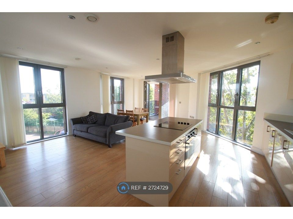 Property photo 1 of 12 Living Room