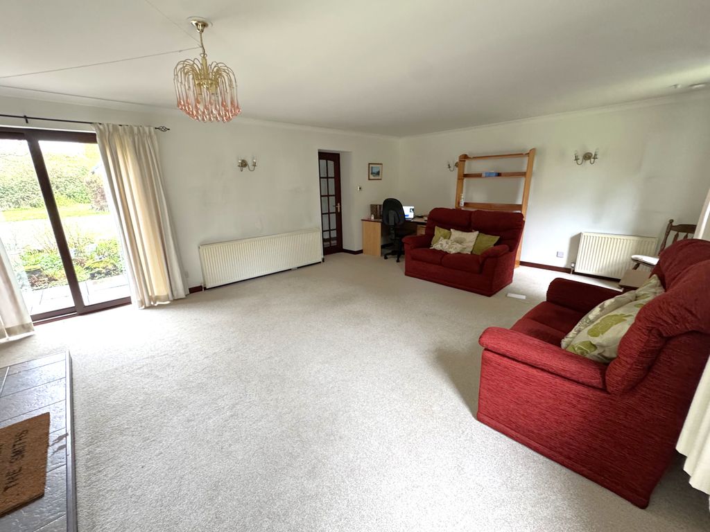 Property photo 3 of 28
