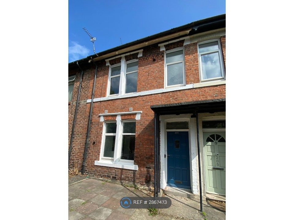 Property photo 3 of 9 Front