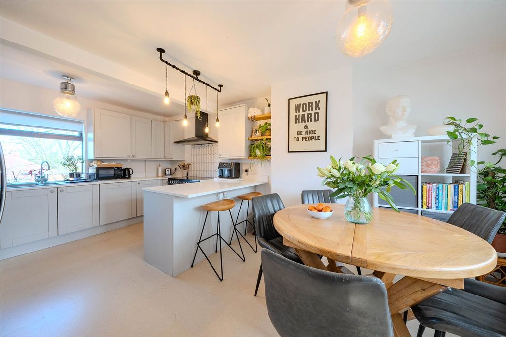 Property photo 3 of 24 Picture No. 02