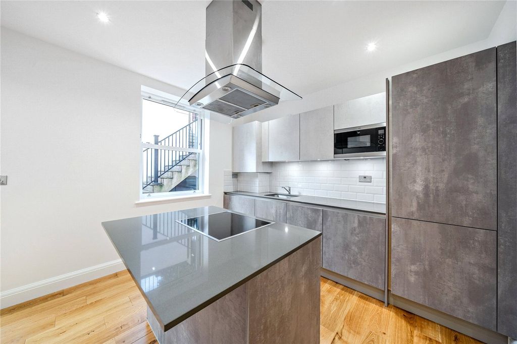 Property photo 3 of 19 Picture No. 05