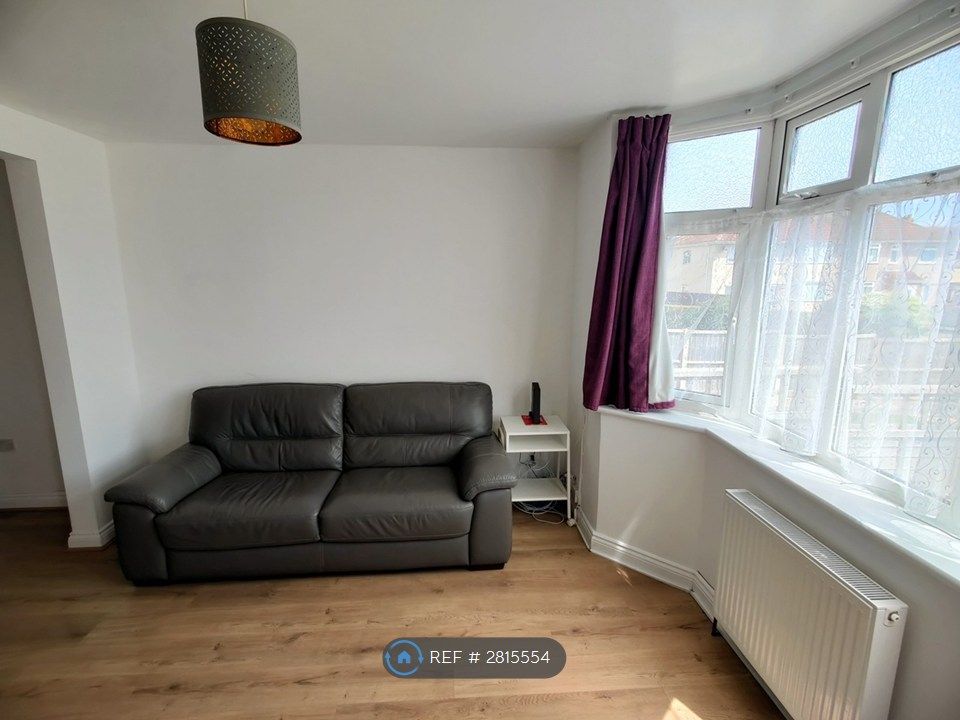 Property photo 3 of 23