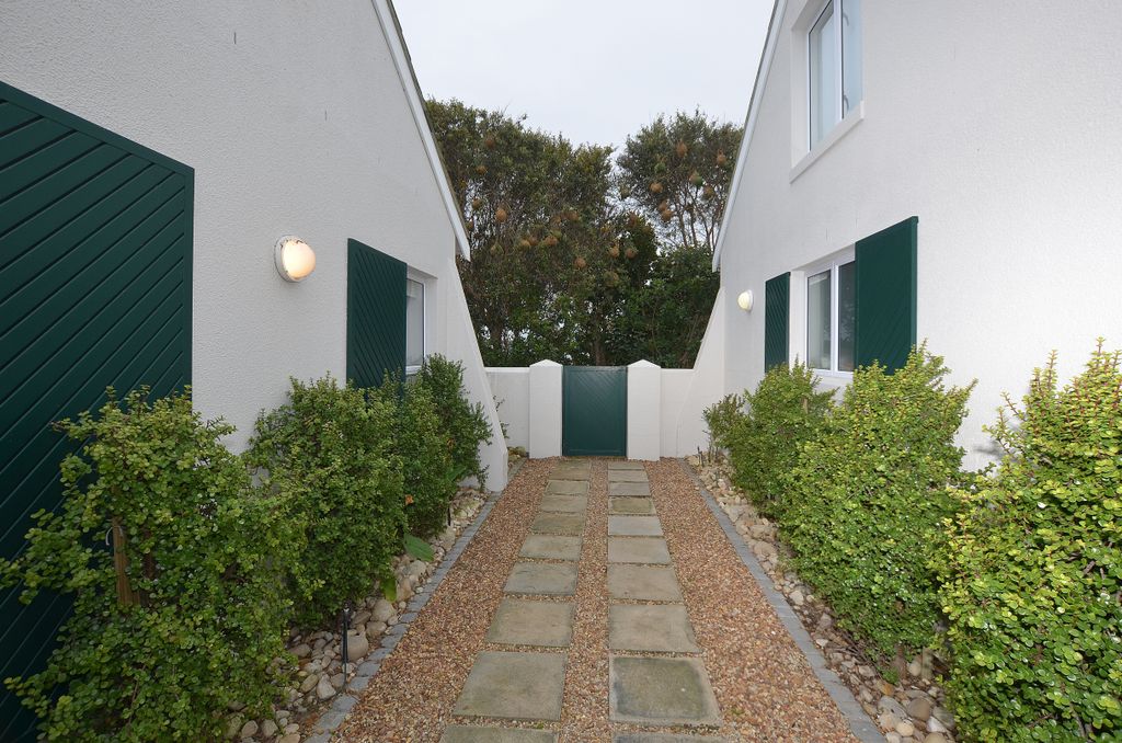 Property photo 2 of 65