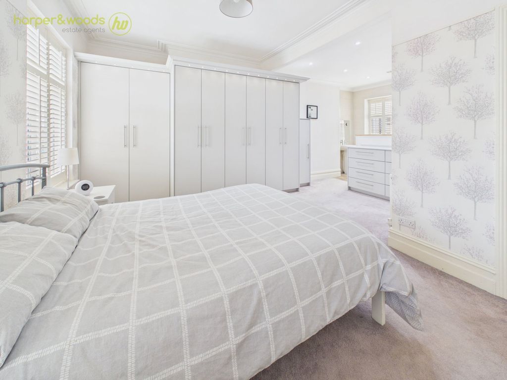 Property photo 3 of 45