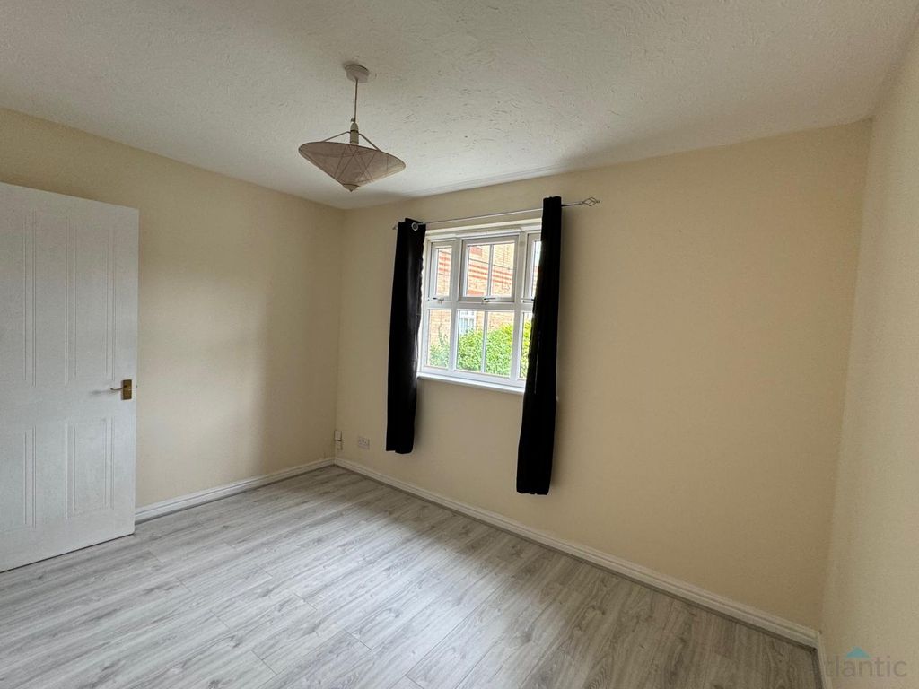 Property photo 3 of 7 Gallery