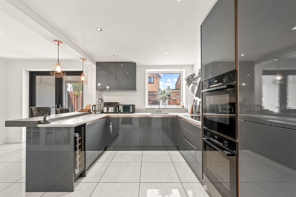 Property photo 2 of 33 752063401A829B5Afb23Ef0E155c80c046d4Ccb6.Jpg