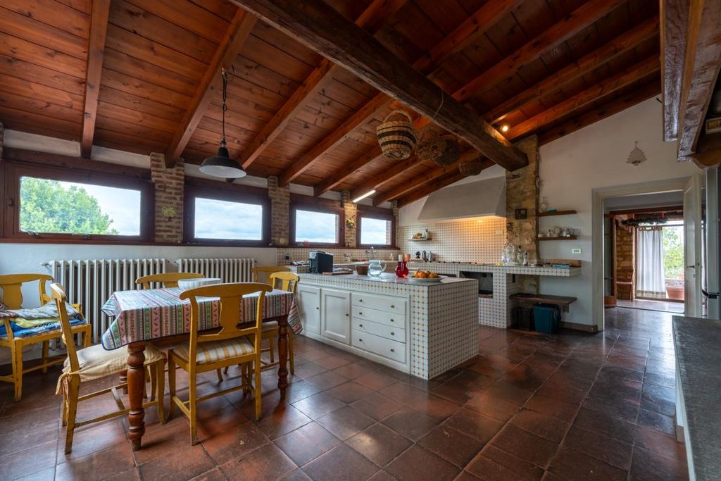 Property photo 1 of 40