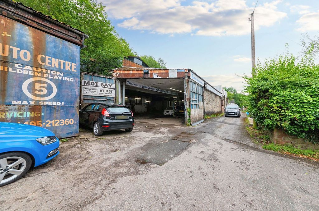 Property photo 1 of 7