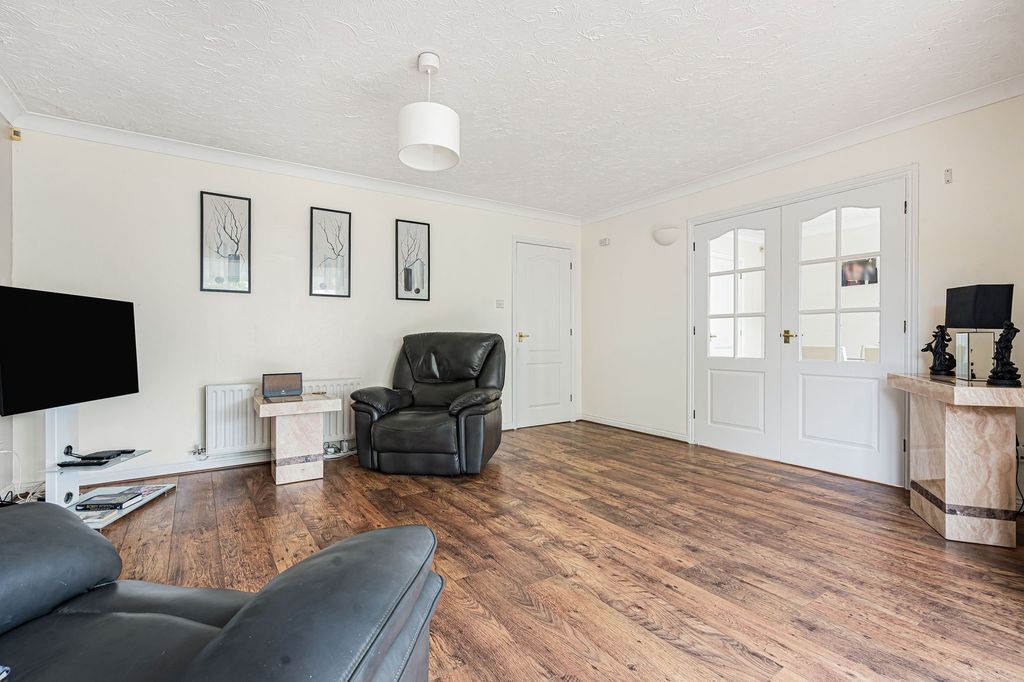 Property photo 3 of 23