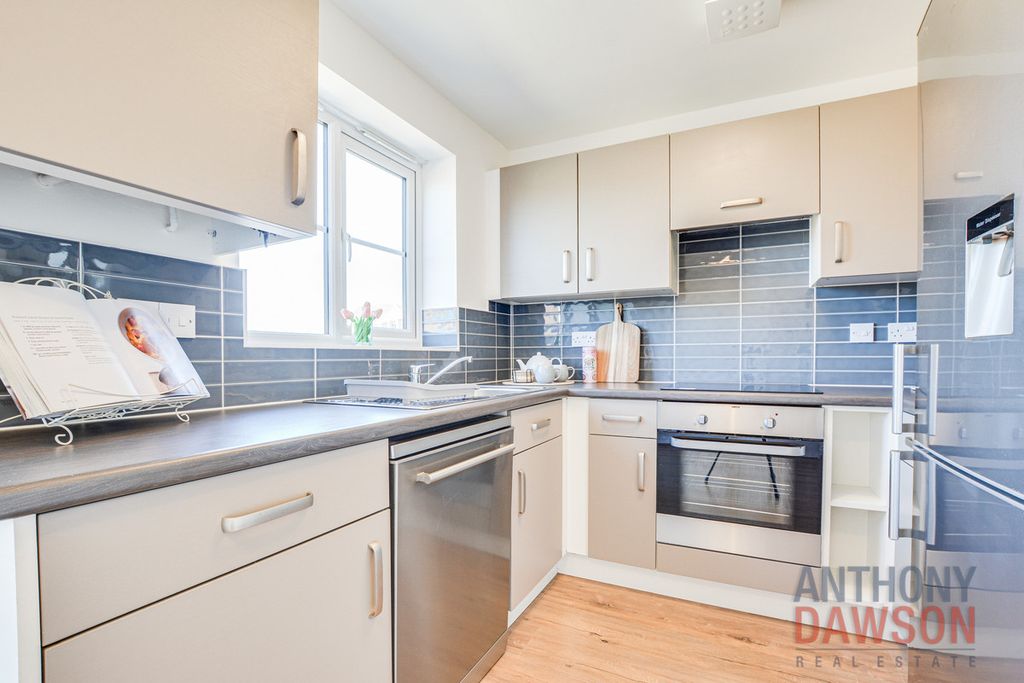 Property photo 2 of 13