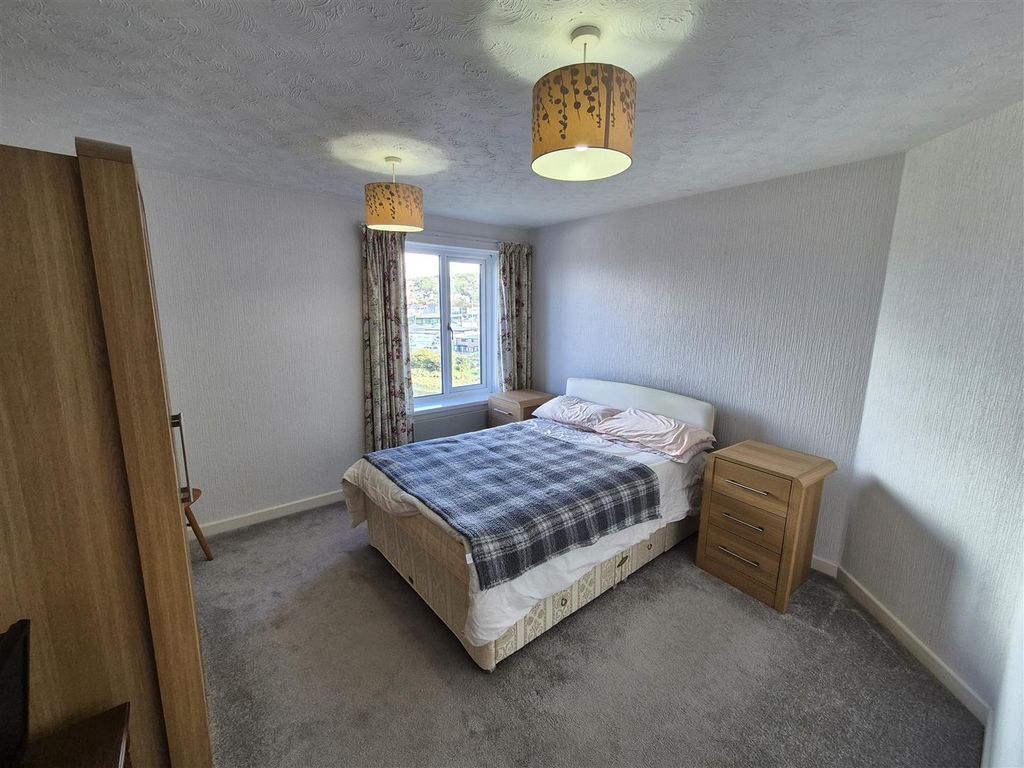 Property photo 3 of 12 Bedroom 2