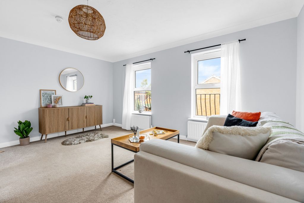 Property photo 1 of 36 Living Room