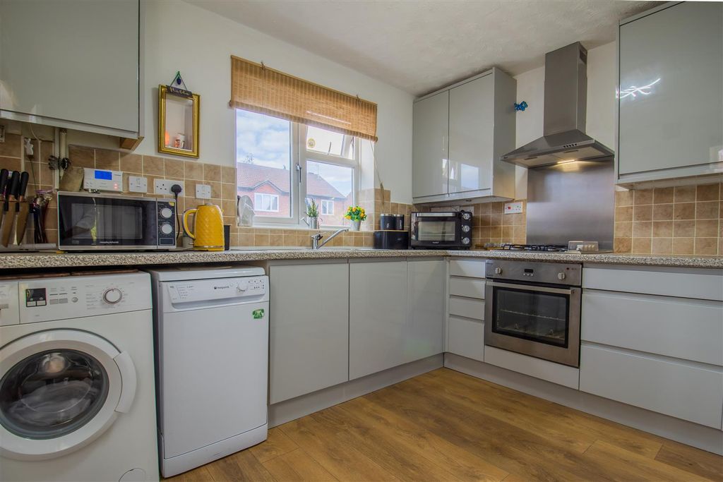 Property photo 2 of 19