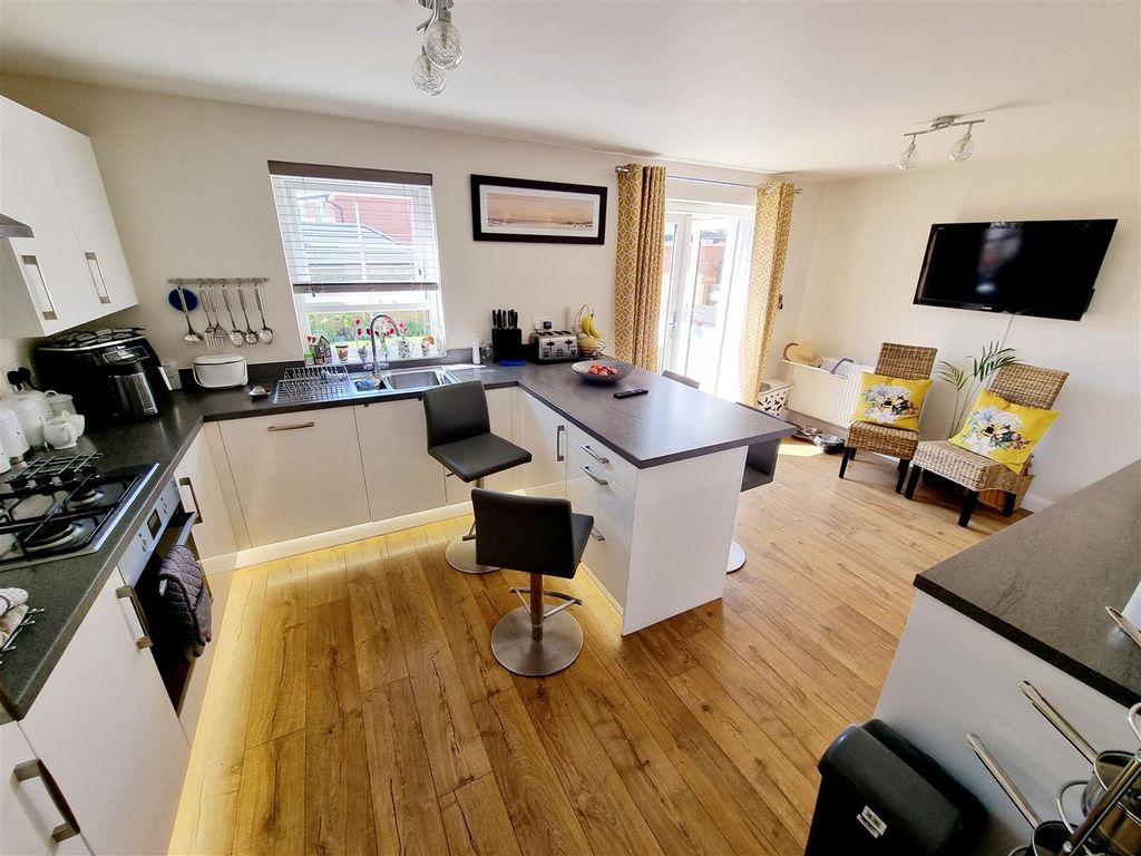 Property photo 2 of 17 Kitchen &amp; Dining.Jpg