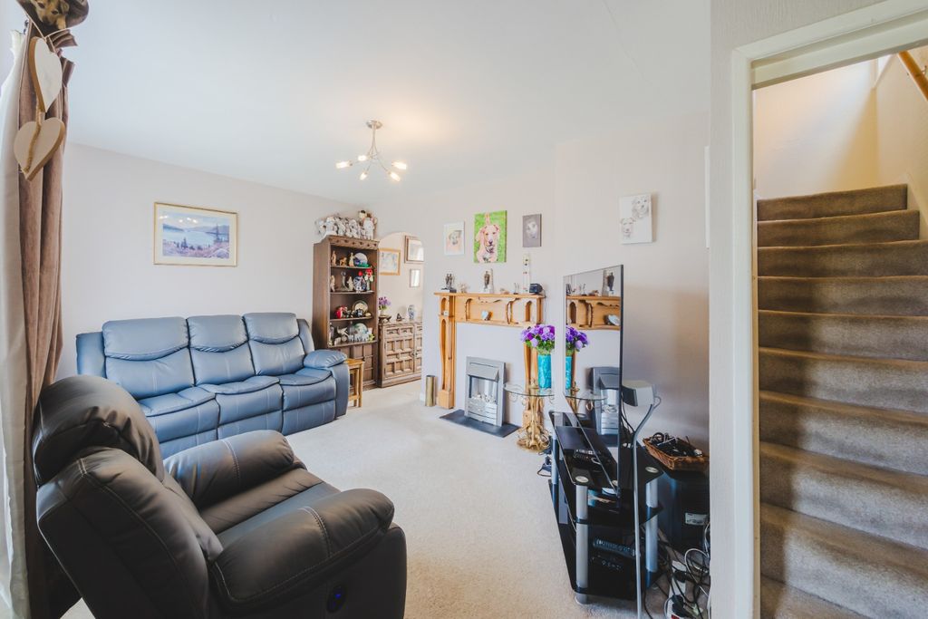 Property photo 3 of 18 5051093