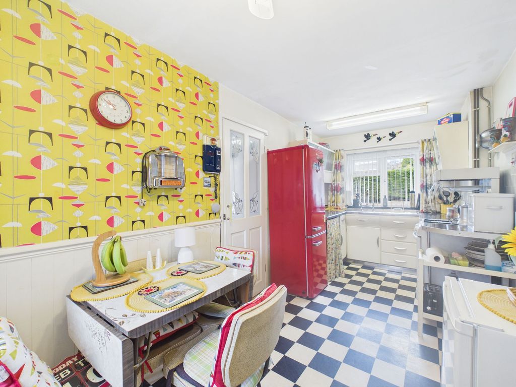 Property photo 2 of 35