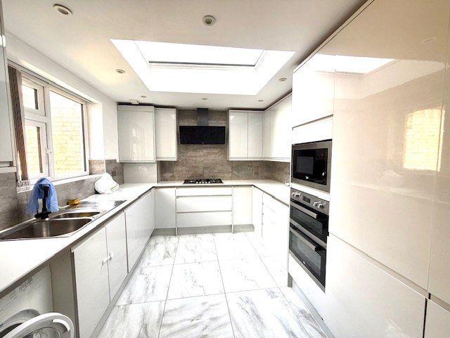 Property photo 2 of 17 Kitchen