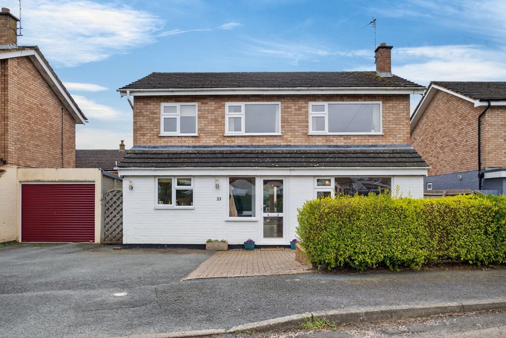 Property photo 1 of 21 Front (2)