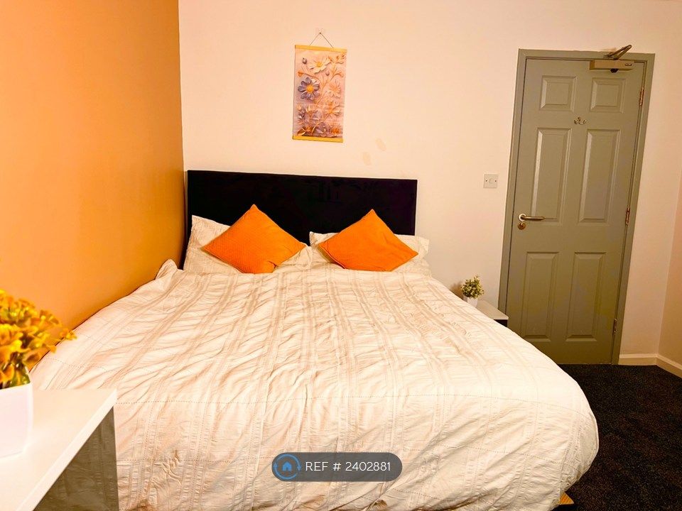 Property photo 2 of 27