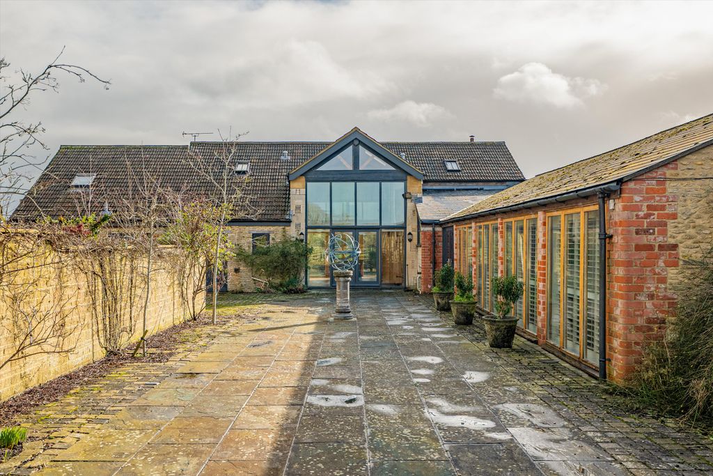 Property photo 2 of 25 Image