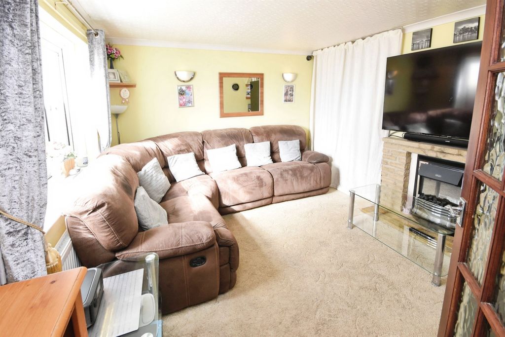 Property photo 3 of 21