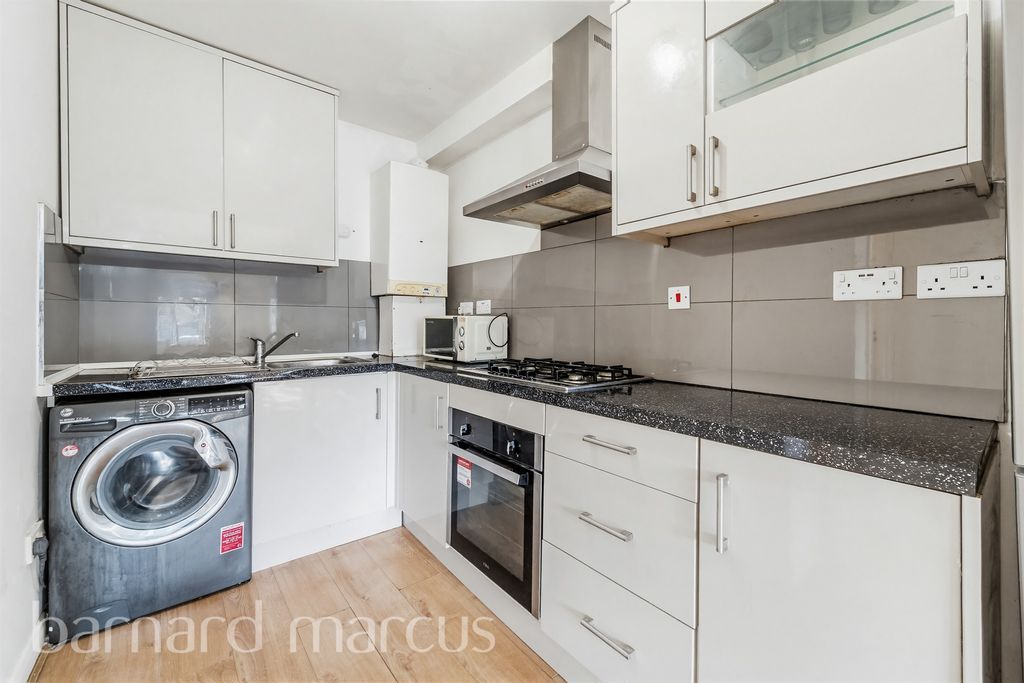 Property photo 2 of 9